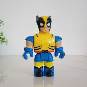 Mega Bloks Wolverine Figure 3.5" Yellow Blue Marvel X-Men Collectible Toy 🦸‍♂️